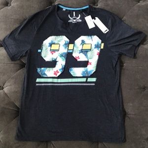 **NEW WITH TAGS** XL i Jeans by Buffalo Gracie Tee